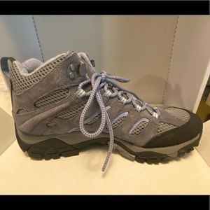 Merrell Hiking Boots, NWOT size 9 grey